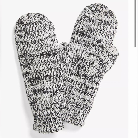 BLACK AND WHITE MARBLE KNIT MITTENS - Picture 1 of 2